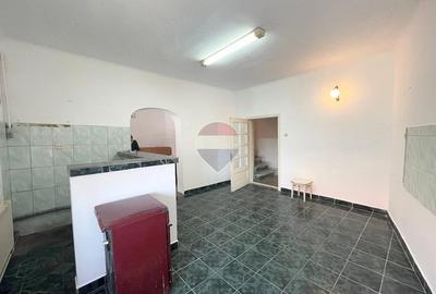 Casă cu 3 camere cu Teren 140 Mp în Central