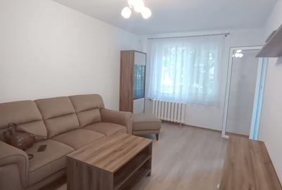 Apartament cu 3 camere decomandat în Ștefan cel Mare