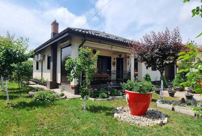 Casă individuală cu 3 camere cu Canalizare în Est - 1