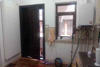 Casă individuală cu 4 camere cu Canalizare în Central - 4