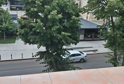 Apartament cu 3 camere nedecomandat în Central
