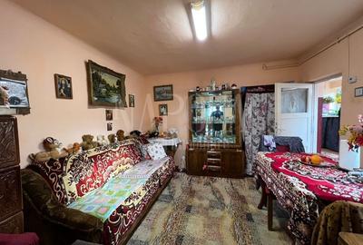 Casă individuală cu 3 camere cu Canalizare în Gruia
