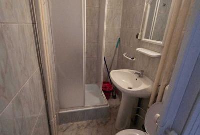 Apartament cu 2 camere semidecomandat în Romanilor