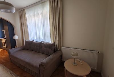 Apartament cu 2 camere nedecomandat în Centrul Istoric