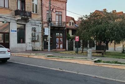 Spațiu comercial, de 280 mp, în Central