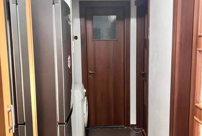 Apartament cu 2 camere decomandat în Micro 20