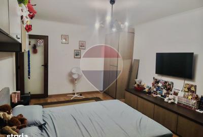 Apartament cu 3 camere în Dragoș Vodă