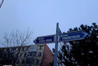 Apartament cu 2 camere semidecomandat în Craiovei