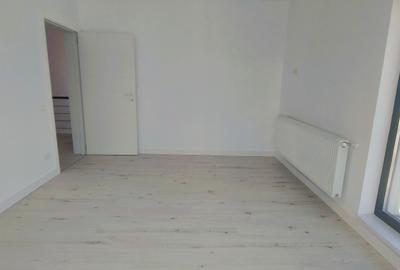 Casă individuală cu 5 camere cu Canalizare în Periferie - 38