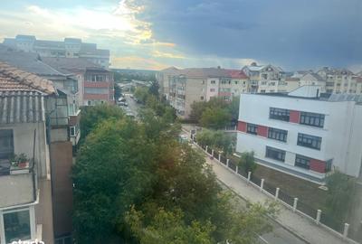 Apartament cu 3 camere decomandat în Micro 3