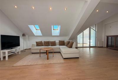 Apartament cu 3 camere semidecomandat, mobilat în Colentina