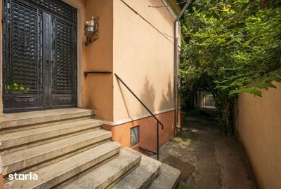Casă cu 7 camere cu Teren 459 Mp în Iancului