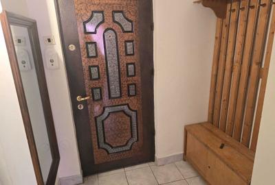 Garsonieră decomandată în Rogerius
