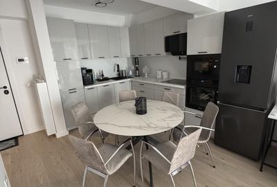 Apartament cu 2 camere semidecomandat, mobilat în Nufărul