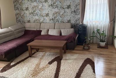 Casă cu 4 camere în Sântandrei