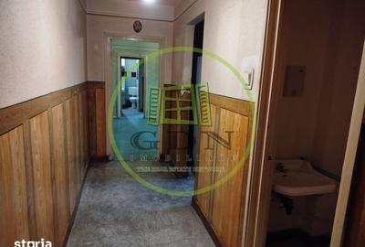 Apartament cu 4 camere semidecomandat în Decebal - 16