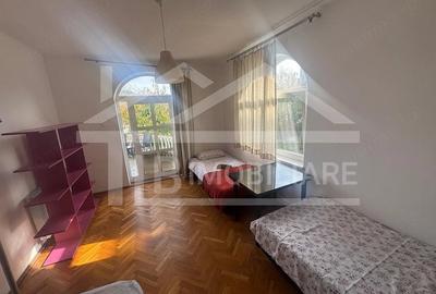 Casă cu Teren 2500 Mp în Corunca