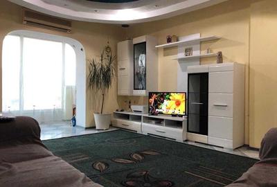 Apartament cu 3 camere decomandat în Carrefour - 2
