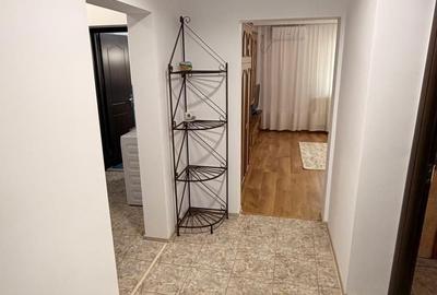 Apartament cu 3 camere decomandat în Zăvoi - 3