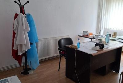 Spațiu comercial, de 60 mp, în Central - 3