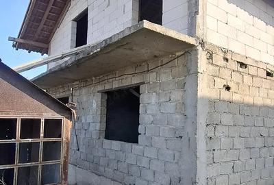 Casă cu 6 camere cu Teren 1200 Mp în Mărăcineanu