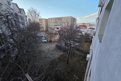 Garsonieră decomandată în Central - 1