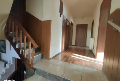 Casă cu 4 camere în Gușterița