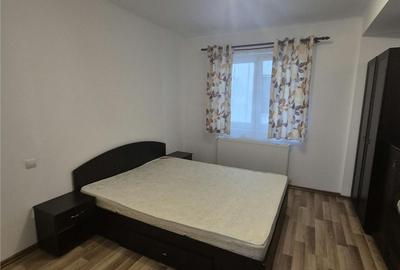 Apartament cu 3 camere decomandat în Calea Moldovei