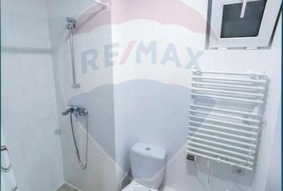 Apartament cu 3 camere decomandat, mobilat în P-ța Universității - 10