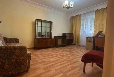 Apartament cu 2 camere decomandat în Obor