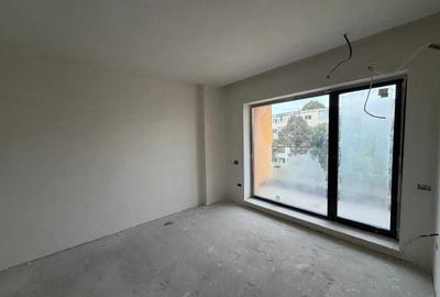 Apartament cu 2 camere decomandat în Faleza Nord