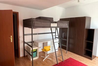 Apartament cu 3 camere decomandat, mobilat în Central