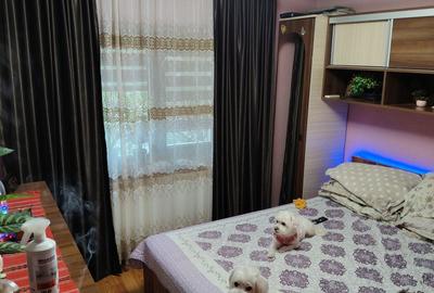 Apartament cu 3 camere decomandat în Exterior Vest