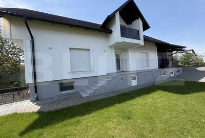 Casă individuală cu 5 camere cu Canalizare în Periferie