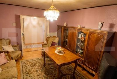Apartament cu 3 camere decomandat, mobilat în Reghin
