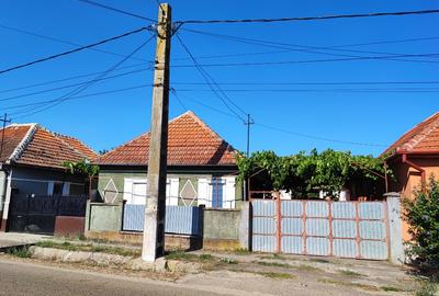 Casă individuală cu 2 camere cu Teren 1400 Mp în Husasău de Tinca