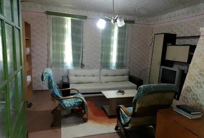 Casă cu 6 camere cu Teren 3040 Mp în Mailat