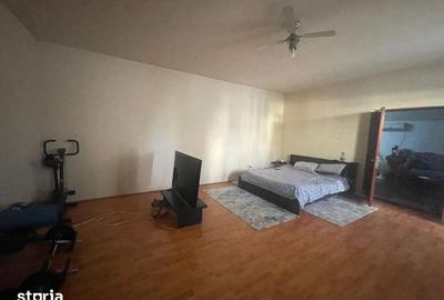 Casă cu 3 camere cu Teren 180 Mp în Calea București - 2