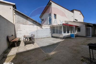 Casă cu 4 camere cu Teren 200 Mp în Coiciu