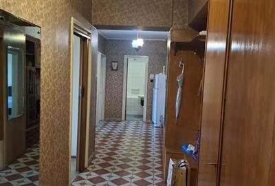 Apartament cu 3 camere decomandat în Doamna Ghica