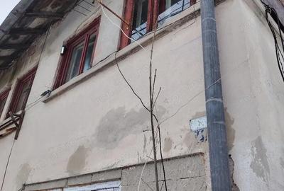 Casă cu Teren 400 Mp în Central - 5