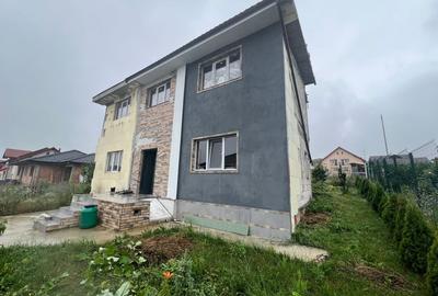 Casă individuală cu 4 camere cu Canalizare în Chinteni - 1