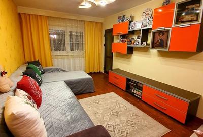 Apartament cu 3 camere decomandat în Micro 17 - 2