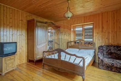 Casă cu 7 camere cu Teren 1288 Mp în Fundata - 17