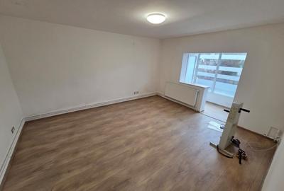 Apartament cu 3 camere decomandat în Grigorescu