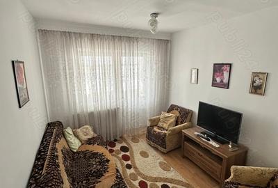 Apartament cu 3 camere decomandat în Coman - 1