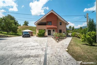 Casă cu 4 camere cu Teren 1500 Mp în Vulcan - 3