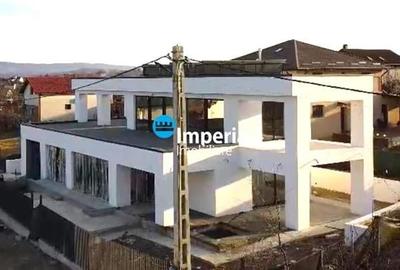 Casa eficienta energetic, cu sistem trifazat EV si tehnologii de top  Vedere la - 1