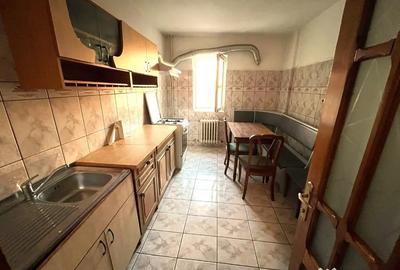 Apartament cu 3 camere semidecomandat în Central - 13