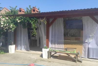 Casă cu 4 camere decomandat în Oncea